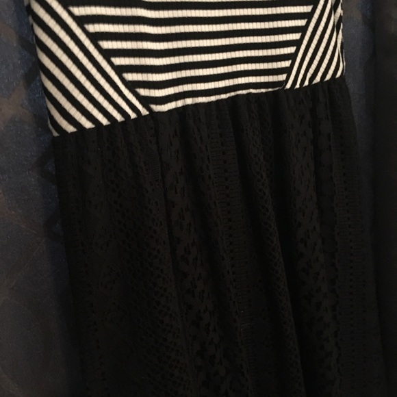 Beautiful Dress - Picture 2 of 4